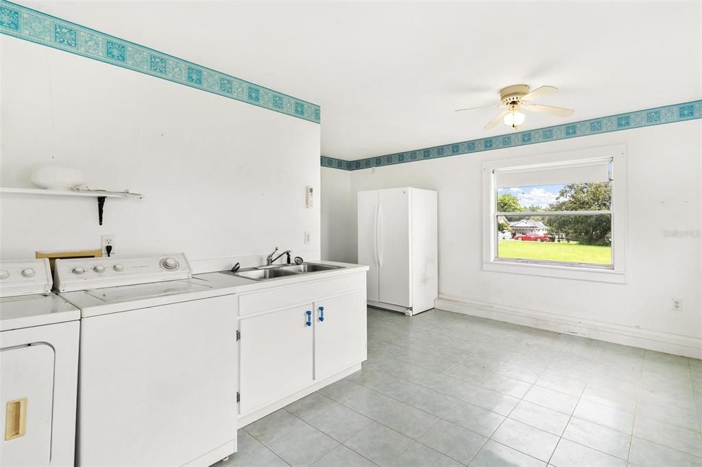 Interior, Washer