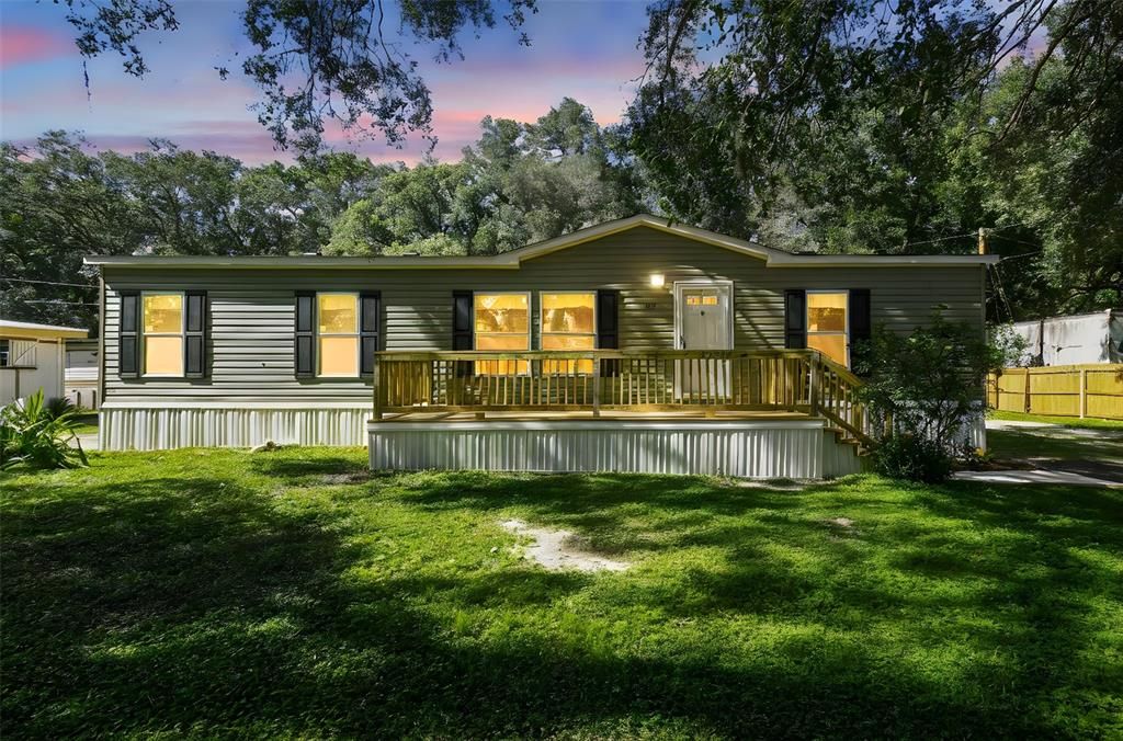 Backyard, Exterior, Facade, Ranch