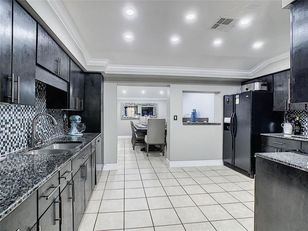 Dining room, Interior, Kitchen, Recessed Lighting