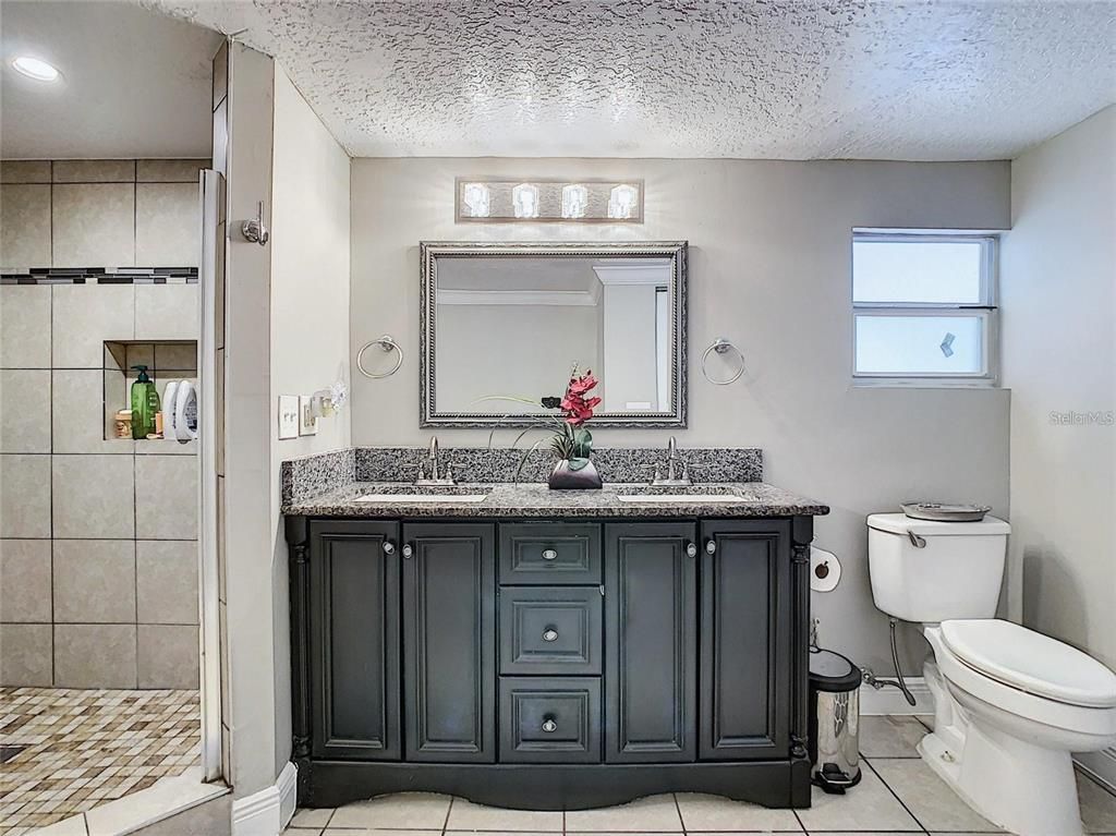 Bathroom, Dual Sink Vanities, Interior, Recessed Lighting