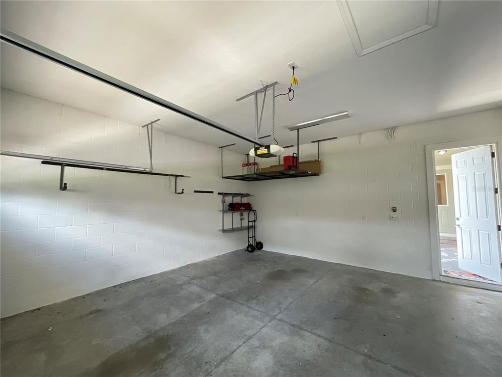 Garage, Interior