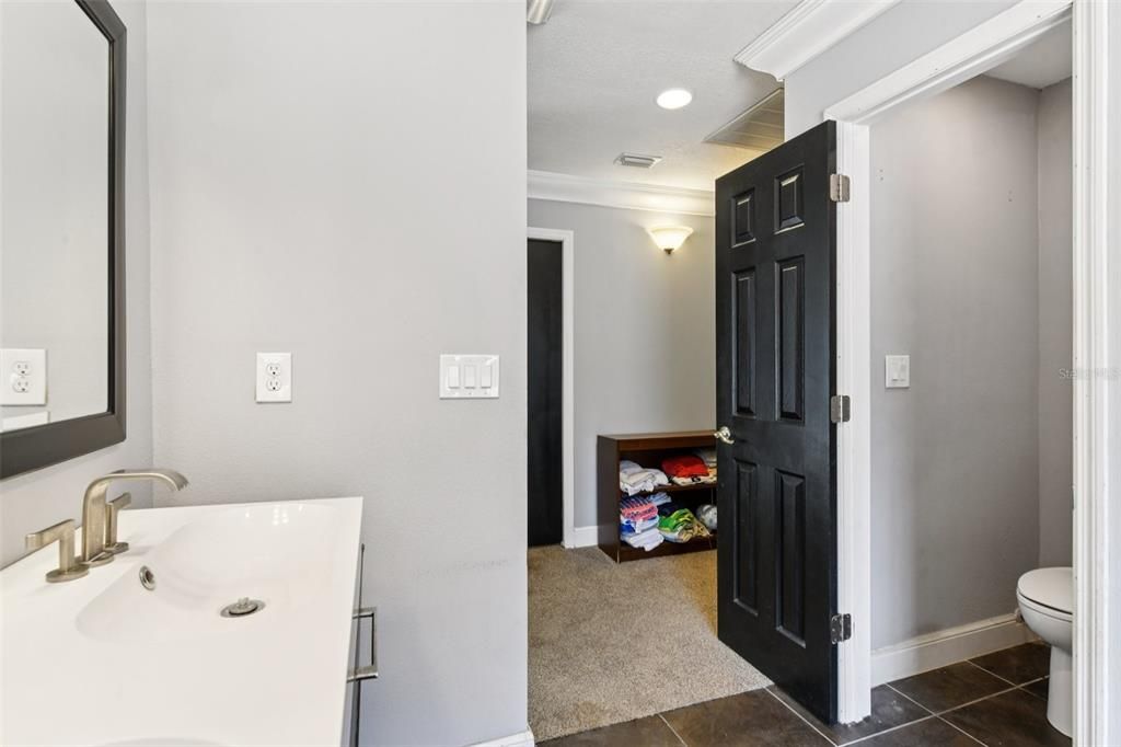Bathroom, Interior, Recessed Lighting