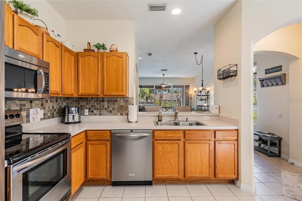 Interior, Kitchen, Pendant Lights, Recessed Lighting, Stainless Steel Appliances