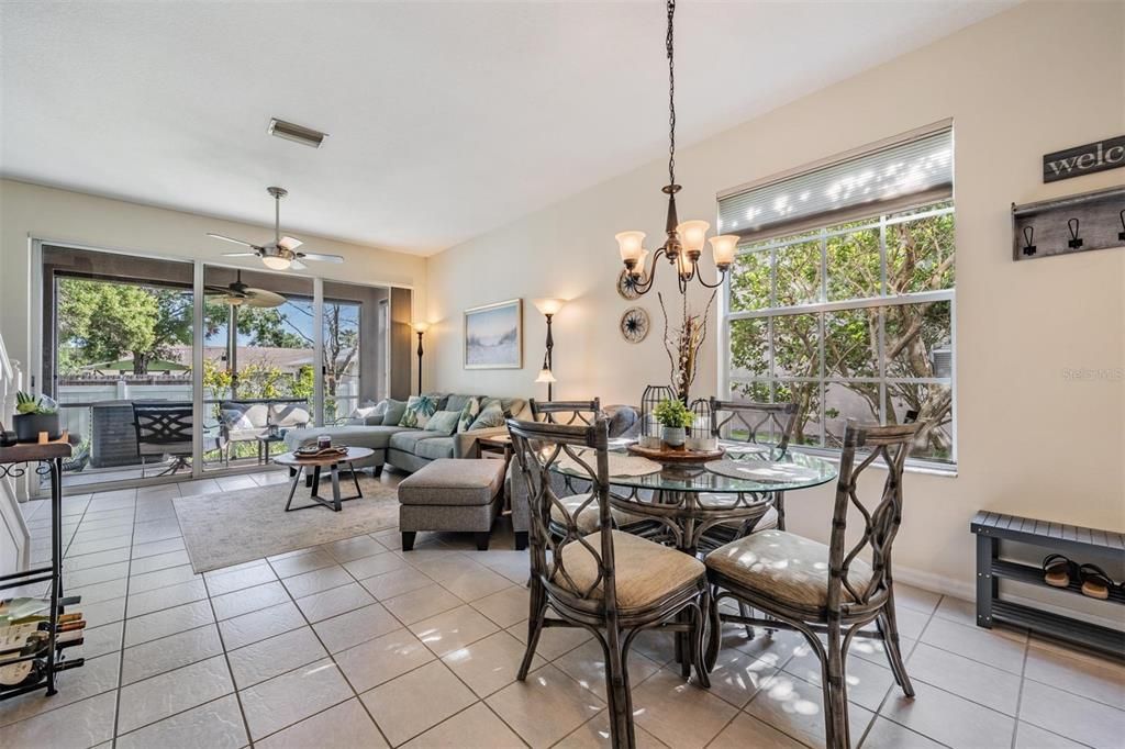 Chandelier, Dining room, Interior, Living room