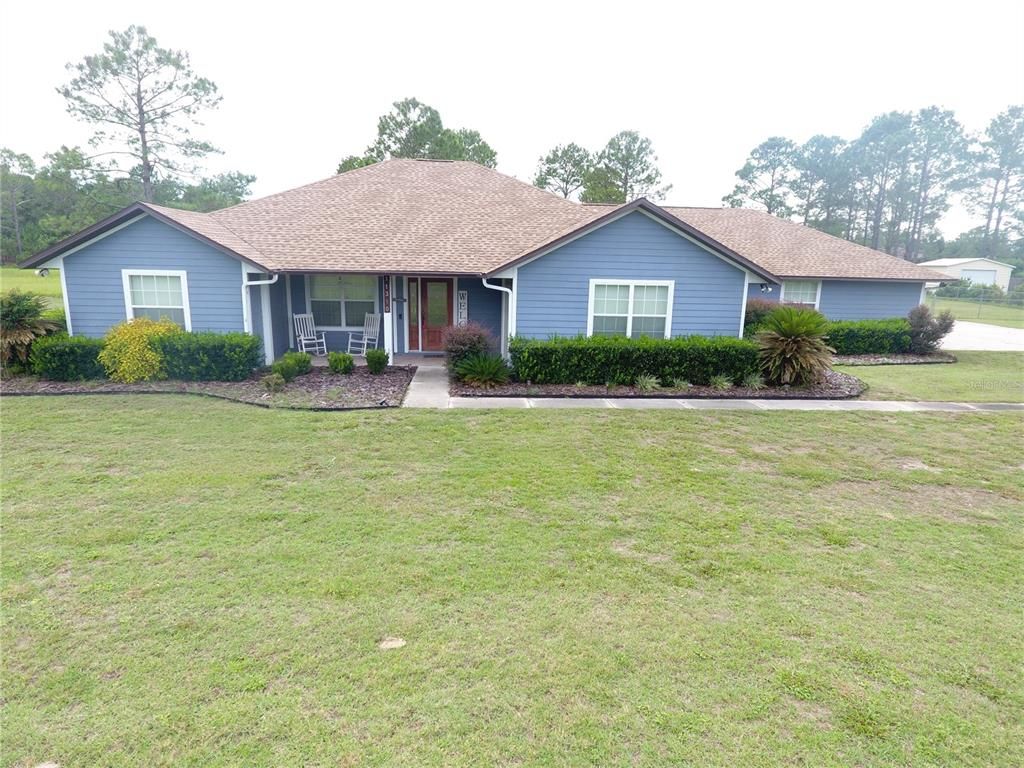 Backyard, Exterior, Facade, Ranch