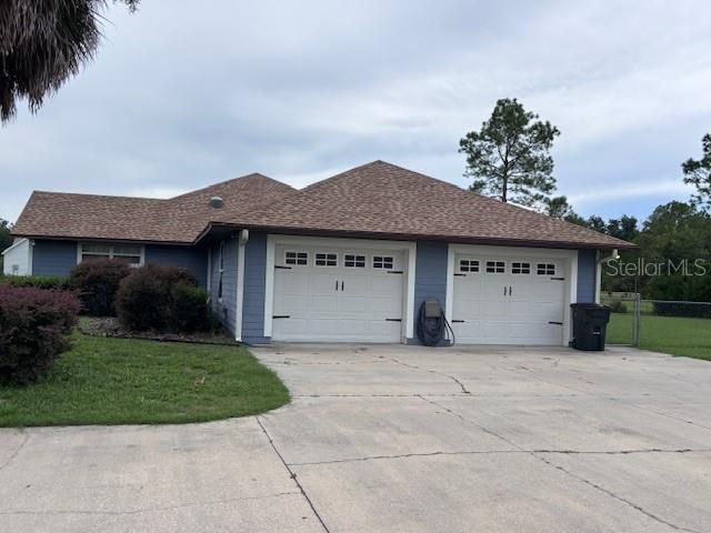 Attached, Exterior, Facade, Ranch