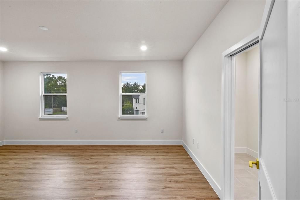 Empty room, Interior, Recessed Lighting, Wood Texture Flooring