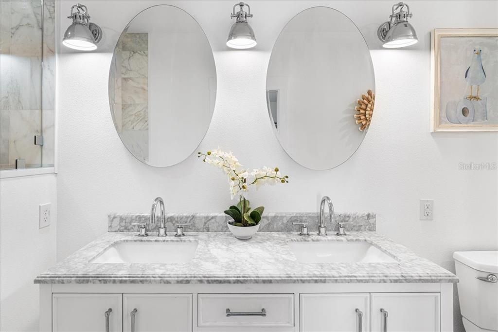 Bathroom, Dual Sink Vanities, Interior