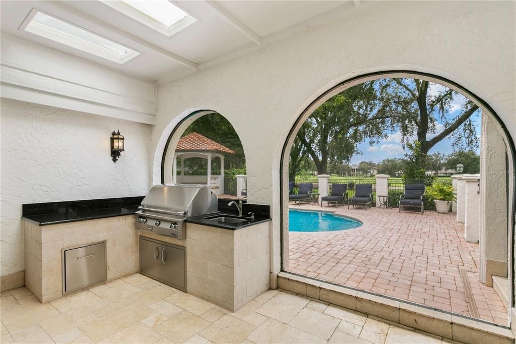 Exterior, Outdoor Kitchen, Pool