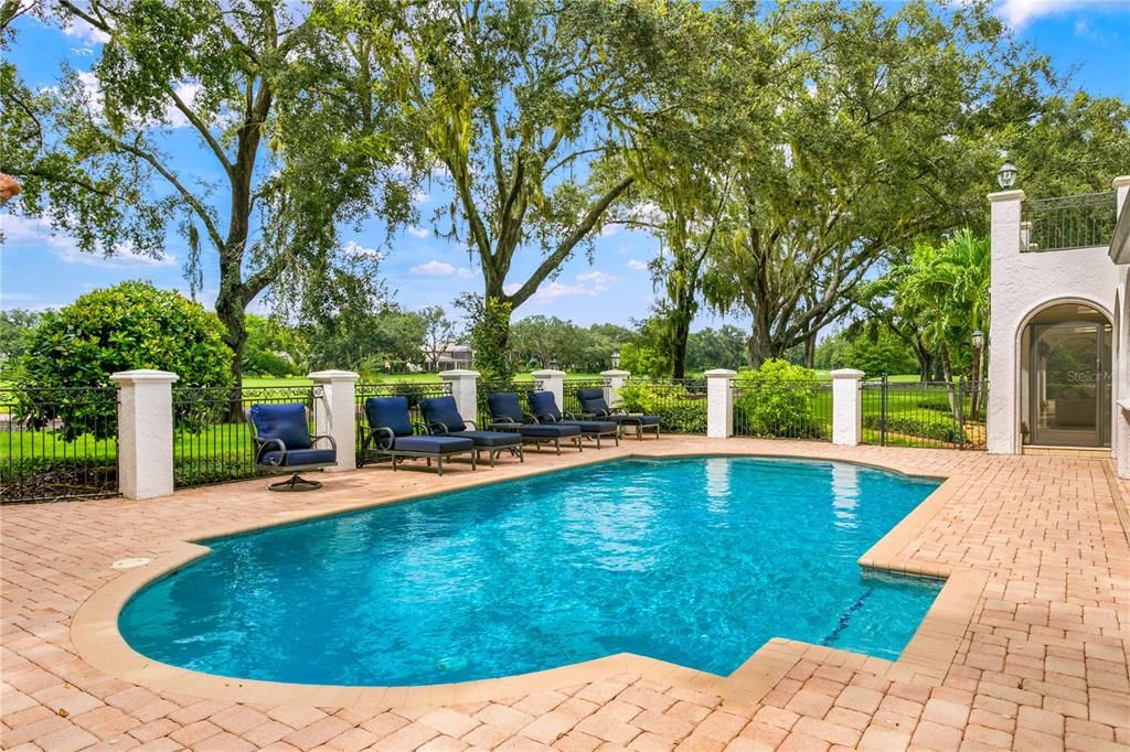 Exterior, Pool