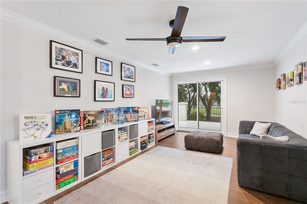 Interior, Recessed Lighting, Wood Texture Flooring