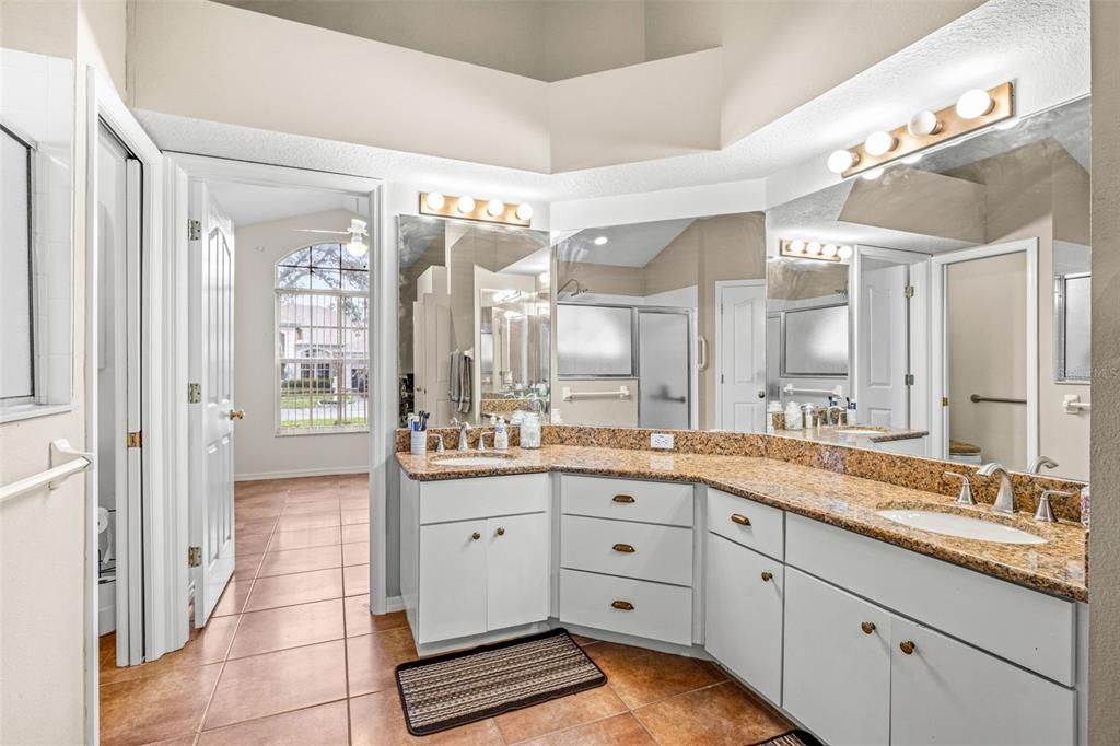 Bathroom, Dual Sink Vanities, Interior