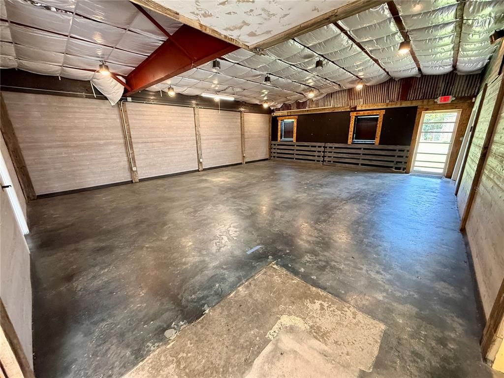 Garage, Interior