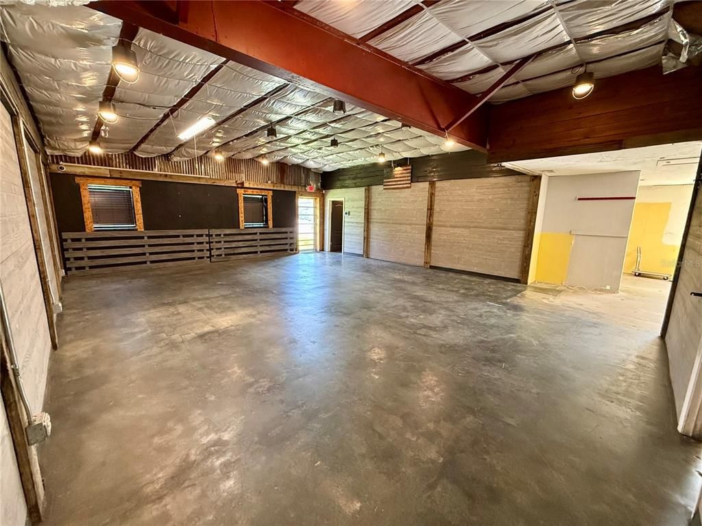 Garage, Interior