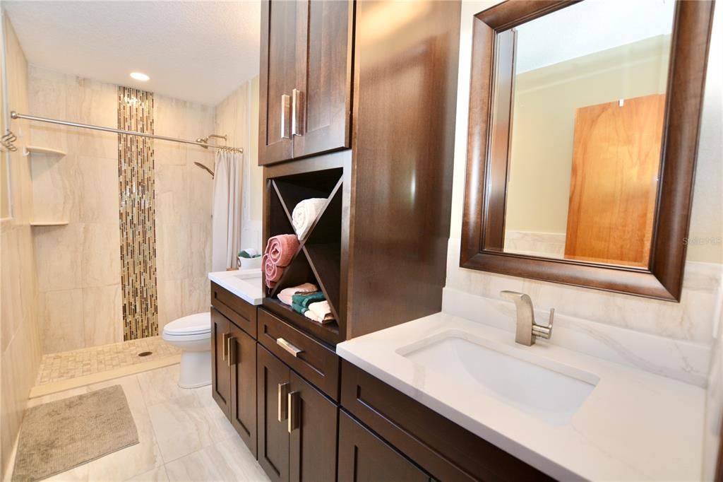 Bathroom, Interior, Recessed Lighting
