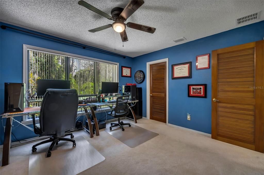 Home Office, Interior