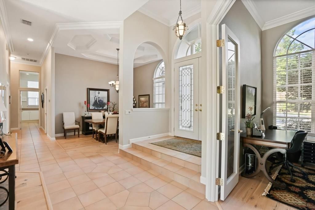 Chandelier, Dining room, Interior, Pendant Lights, Recessed Lighting, Wood Texture Flooring