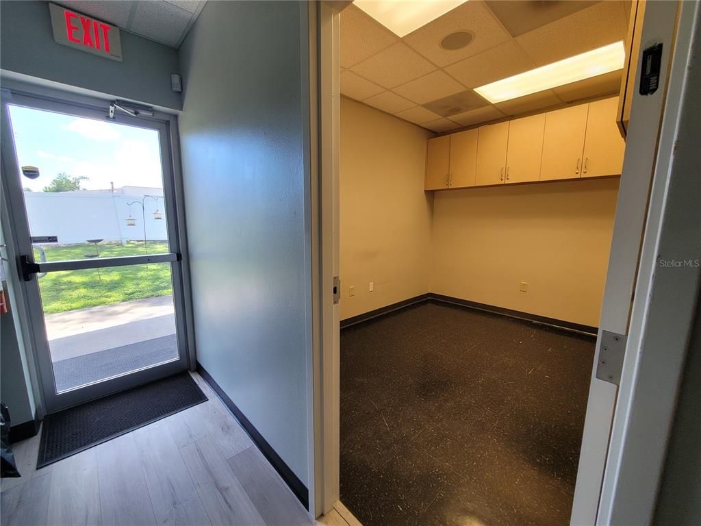 Elevator, Empty room, Interior, Recessed Lighting, Wood Texture Flooring