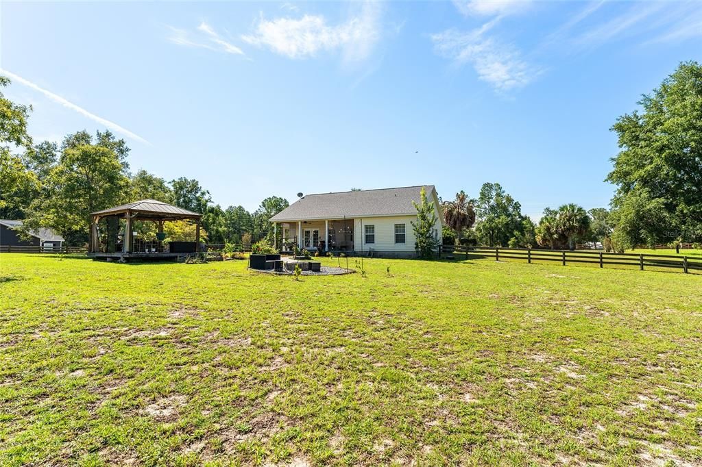 Backyard, Exterior