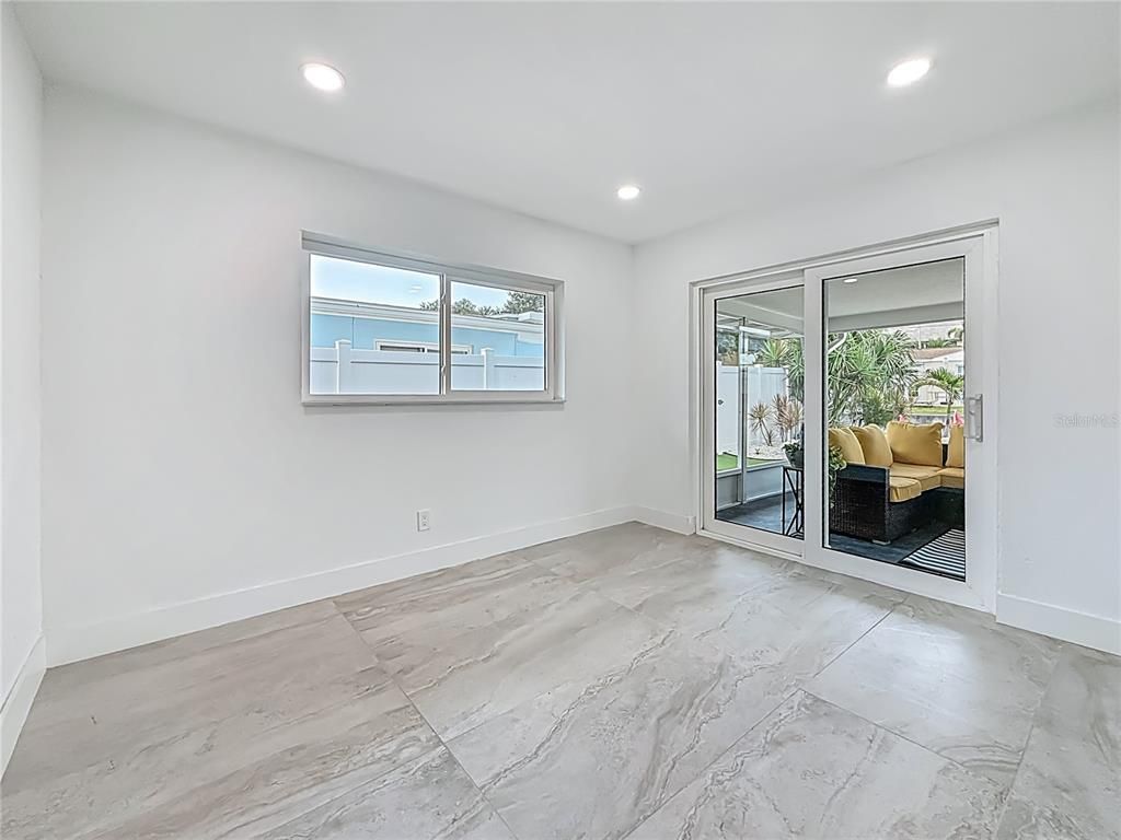 Empty room, Interior, Marble, Recessed Lighting