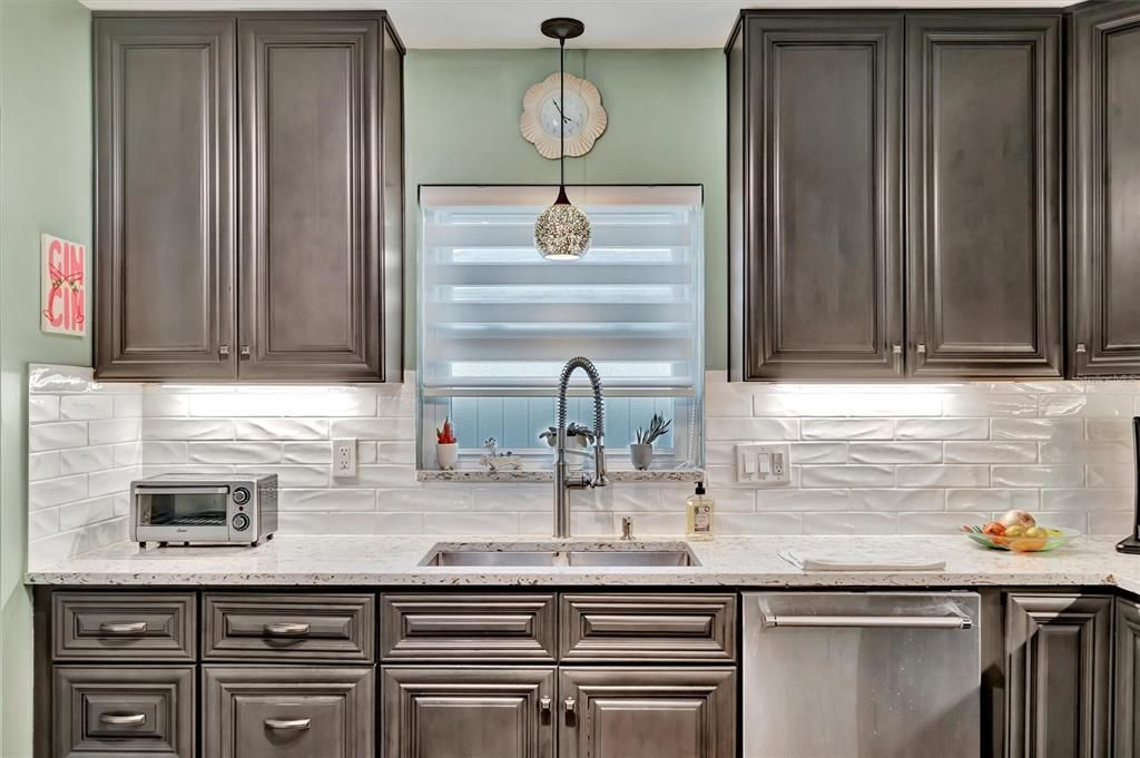 Interior, Kitchen, Pendant Lights, Stainless Steel Appliances