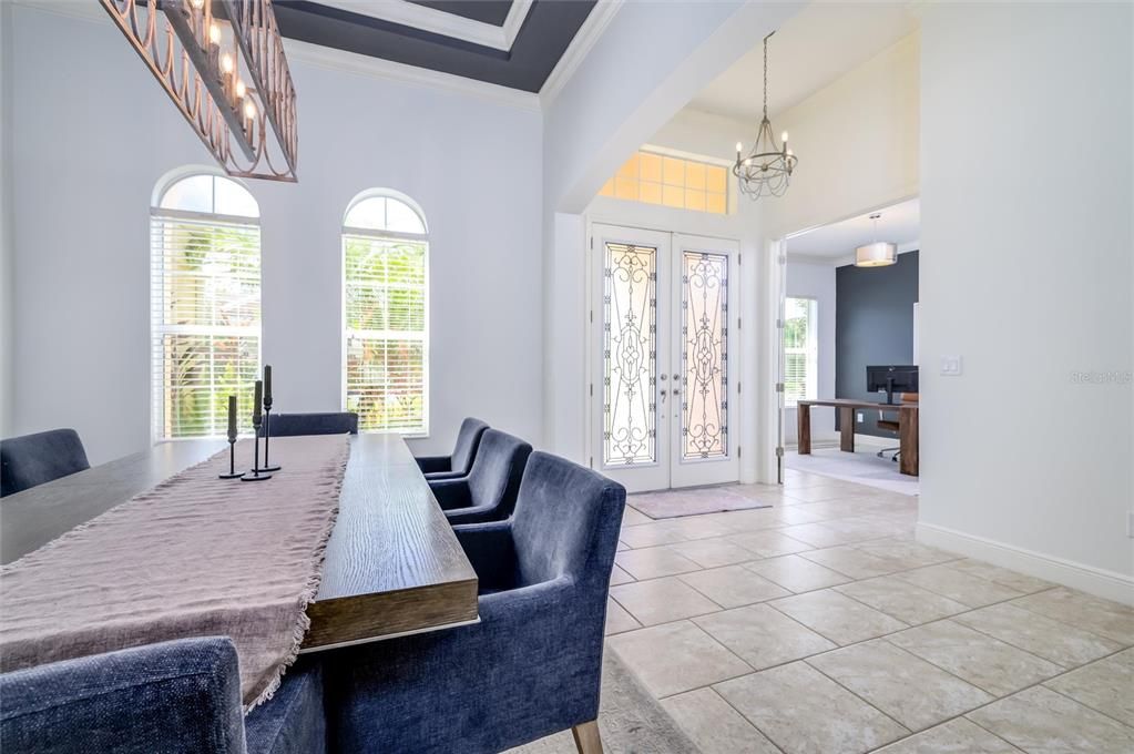 Chandelier, Dining room, Interior, Pendant Lights