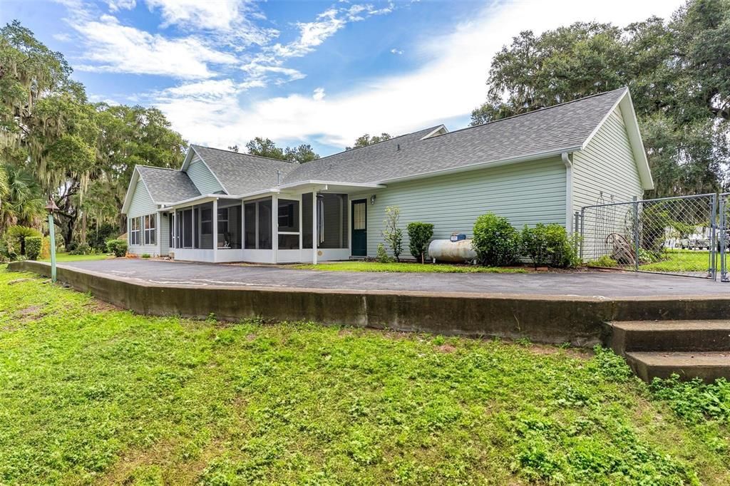 Backyard, Exterior