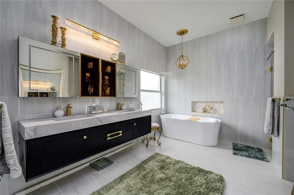 Bathroom, Dual Sink Vanities, Free Standing Baths, Interior, Pendant Lights