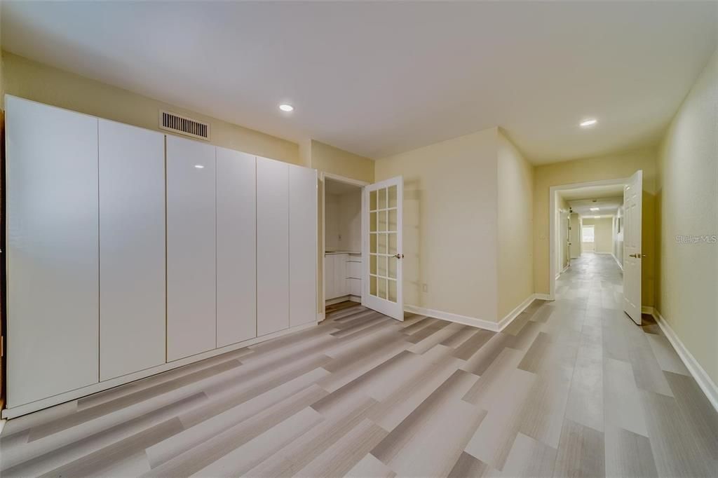 Interior, Recessed Lighting, Wood Texture Flooring