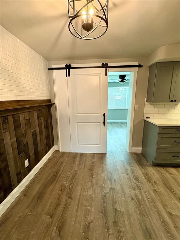 Interior, Pendant Lights, Wood Texture Flooring
