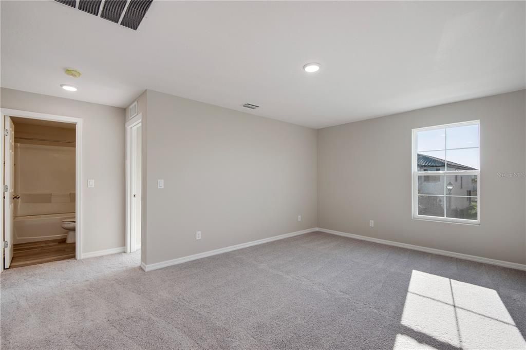 Bathroom, Empty room, Interior, Recessed Lighting