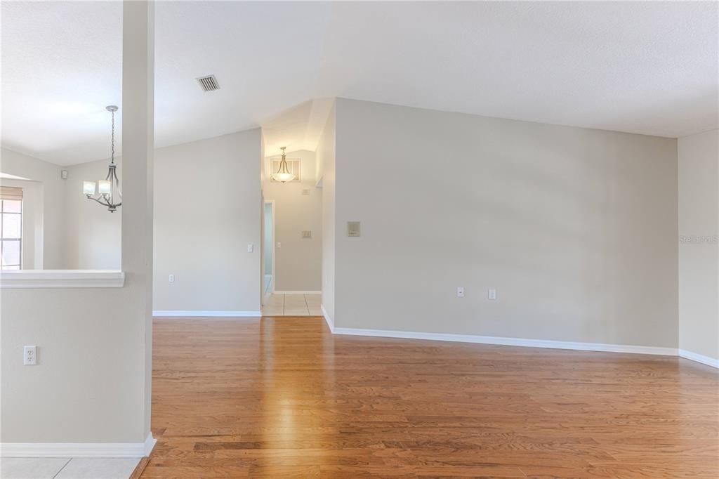 Empty room, Interior, Pendant Lights, Wood Texture Flooring