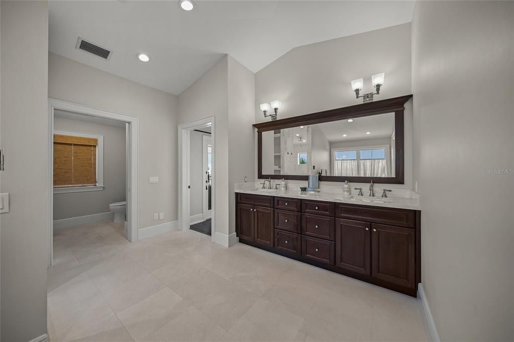 Bathroom, Dual Sink Vanities, Interior, Recessed Lighting