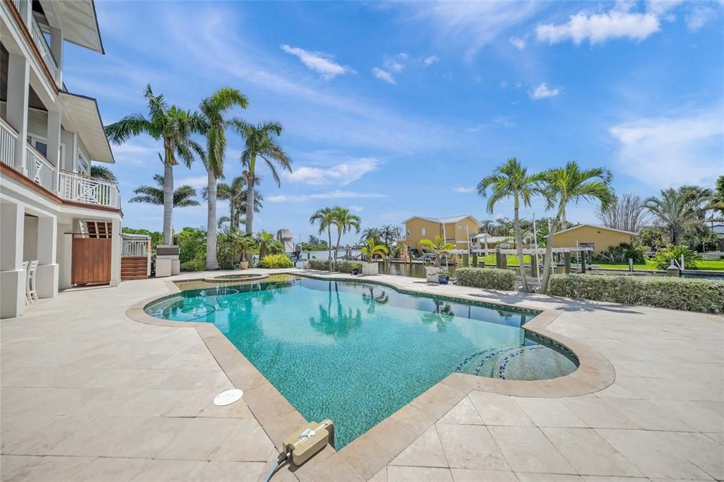 Exterior, Pool