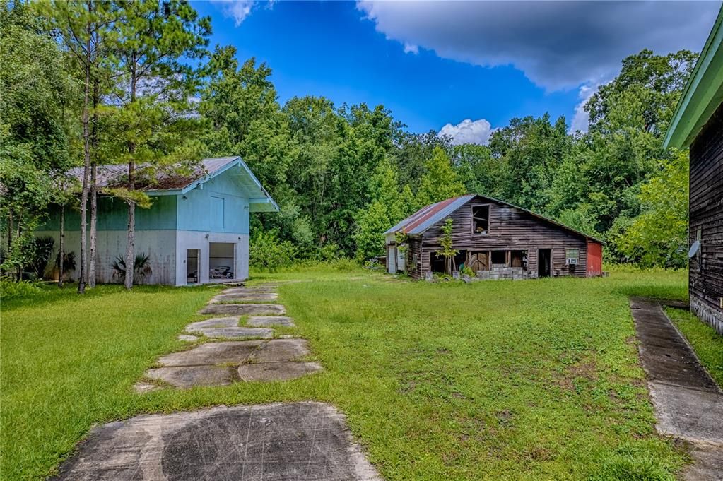 Backyard, Exterior