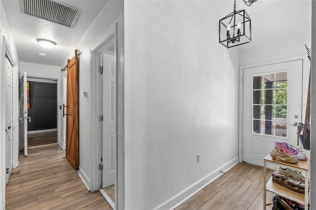 Interior, Pendant Lights, Wood Texture Flooring