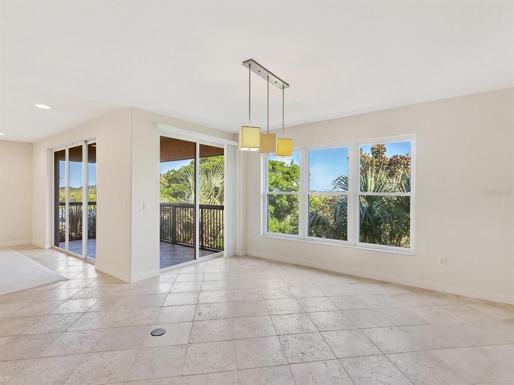 Empty room, Interior, Pendant Lights, Recessed Lighting