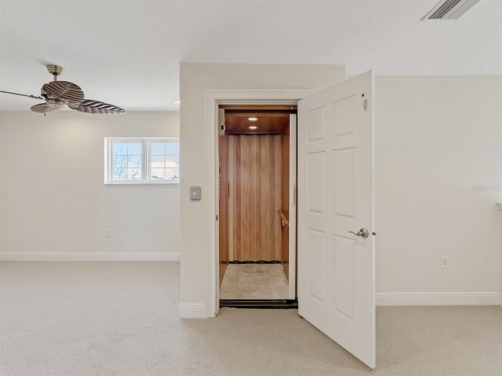 Empty room, Interior, Recessed Lighting, Wooden Ceilings, Wooden Walls