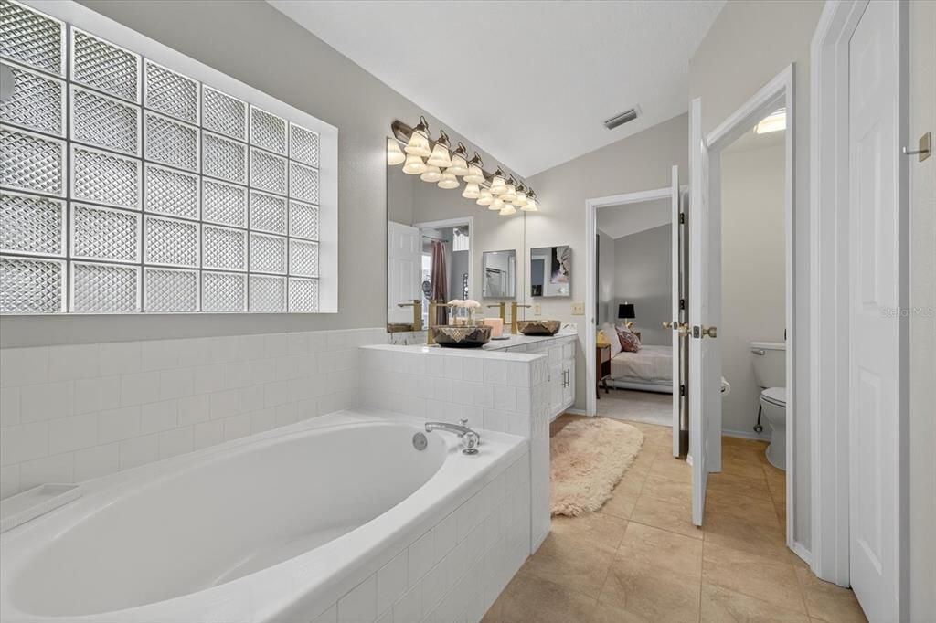Bathroom, Bedroom, Dual Sink Vanities, Interior