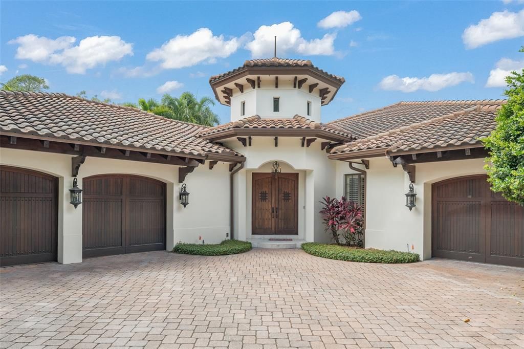 Attached, Exterior, Facade, Mediterranean