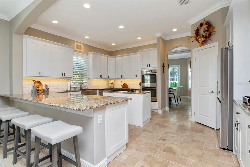 Dining room, Interior, Kitchen, Recessed Lighting, Stainless Steel Appliances