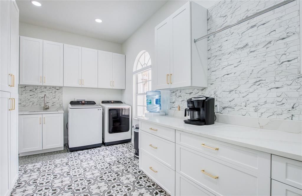 Interior, Recessed Lighting, Washer