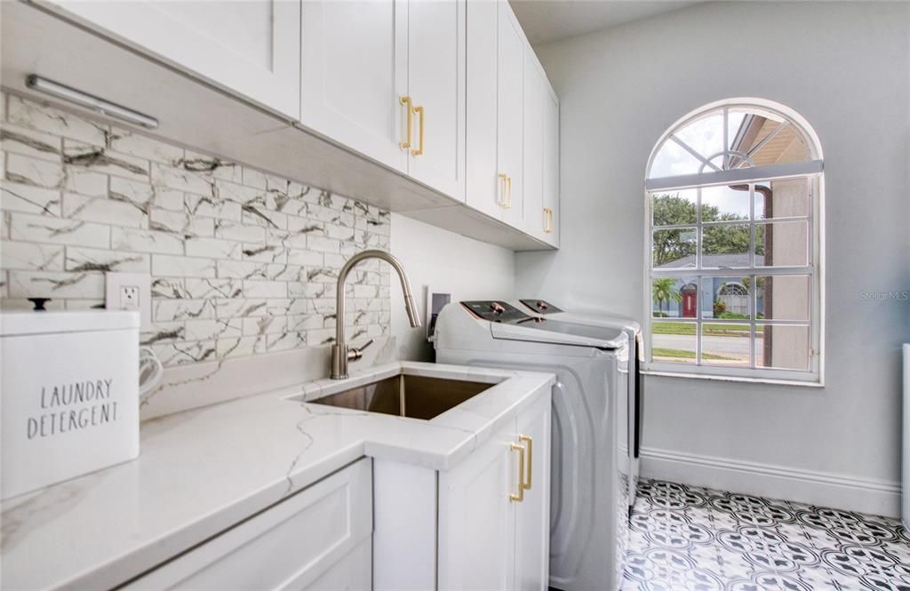 Interior, Marble Walls, Washer