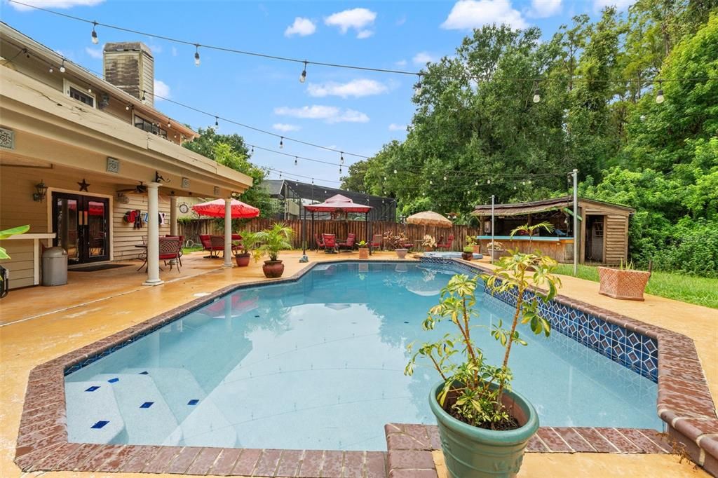 Exterior, Pool