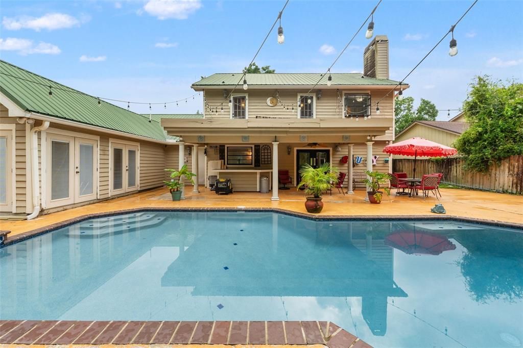 Exterior, Pool