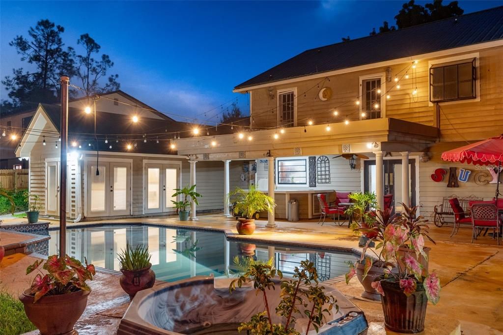 Exterior, Pool