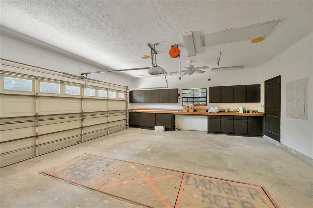 Garage, Interior
