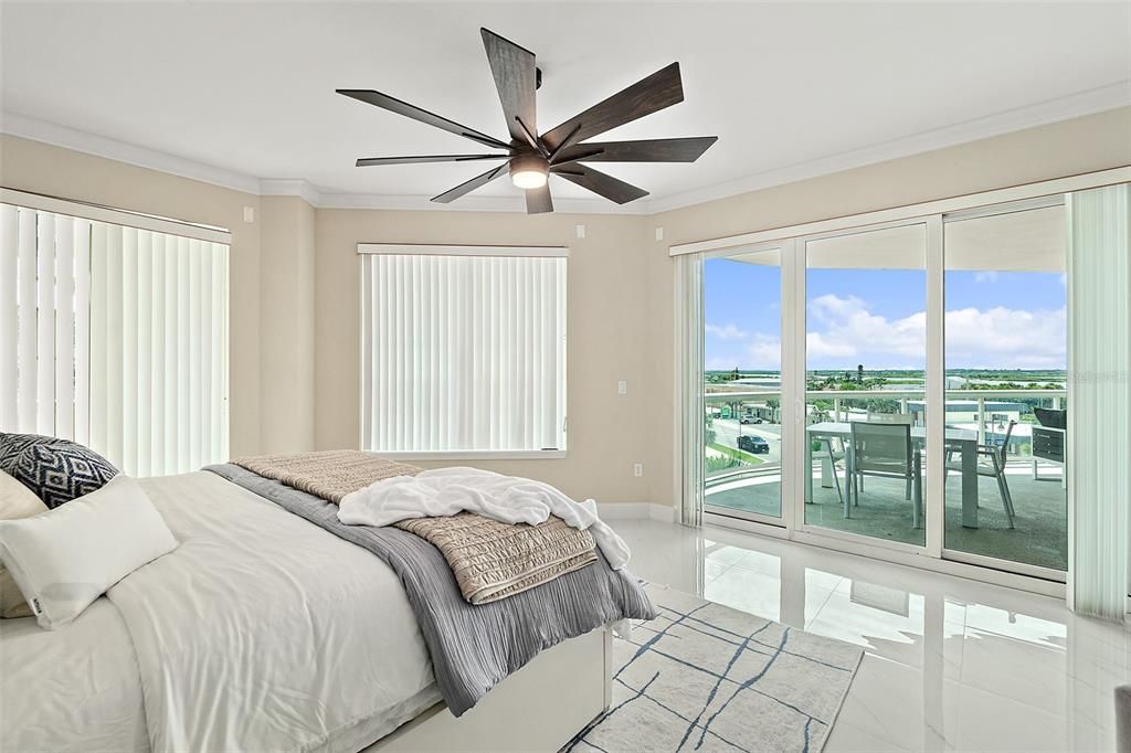 Bedroom, Interior, Water