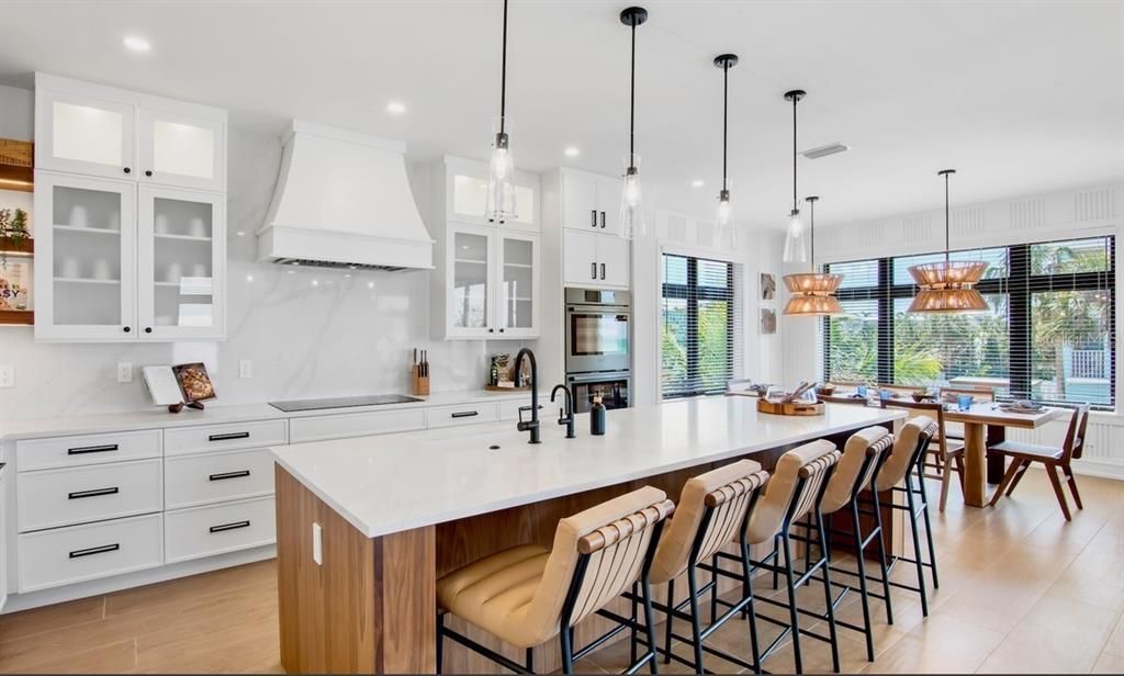 Dining room, Interior, Kitchen, Pendant Lights, Recessed Lighting, Wood Texture Flooring