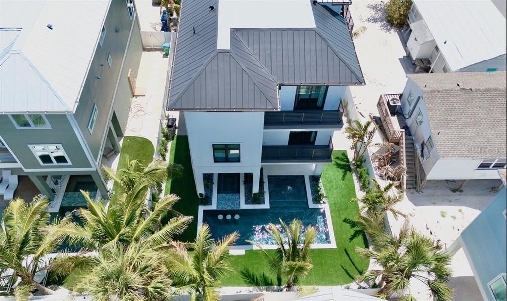 Exterior, Drone